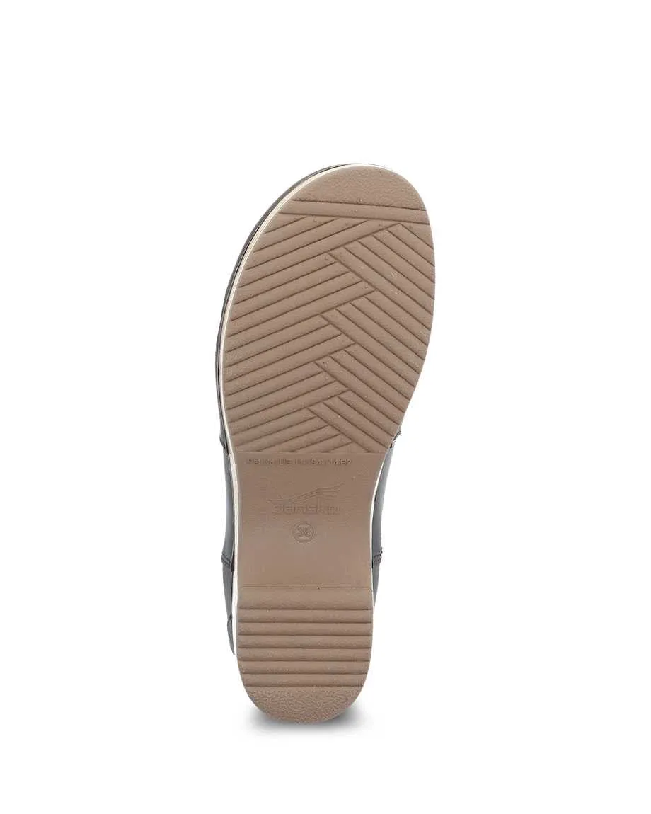 Women's Dansko Becka Color: Brown Oiled Pull Up